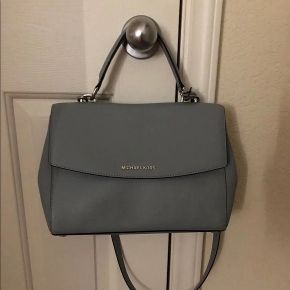 Michael Kors Handbags - Michael Kors Ava crossbody